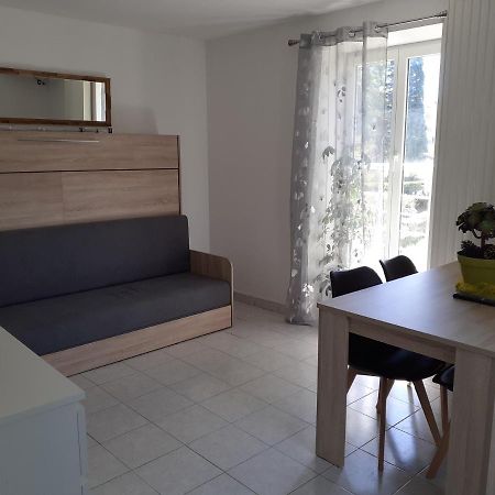 Studio En Plein Centre Ville - 2 A 4 Personnes Tence ภายนอก รูปภาพ