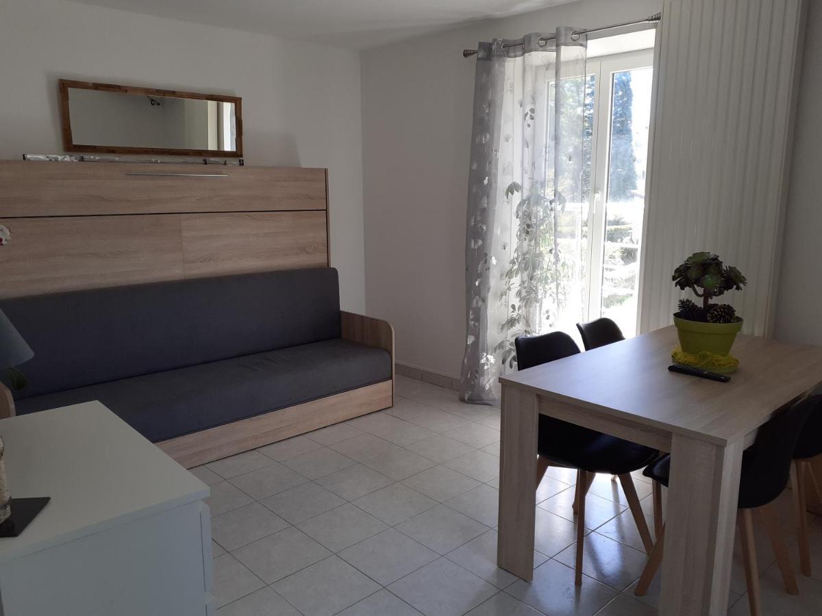 Studio En Plein Centre Ville - 2 A 4 Personnes Tence ภายนอก รูปภาพ